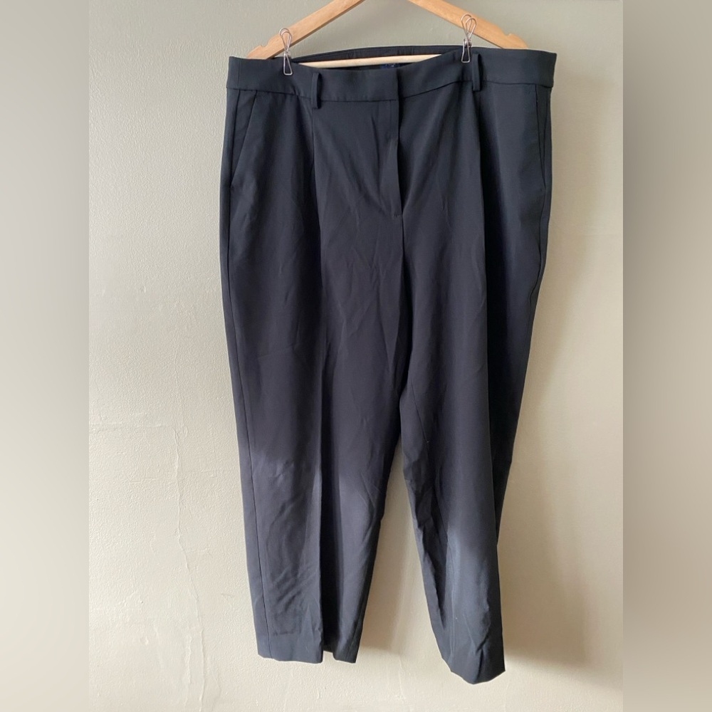Womens tapered ankle dress pant size 18
